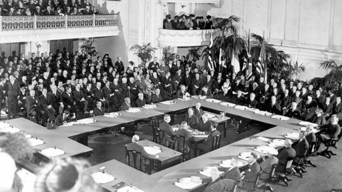  (φωτογραφία από τη Διάσκεψη των Παρισίων, 1946)