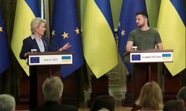 Η Κομισιόν συστήνει να δοθεί το καθεστώς υποψήφιας προς ένταξη χώρας σε Ουκρανία και Μολδαβία