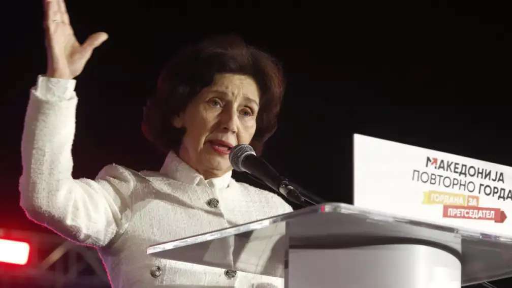 Σιλιάνοφσκα: “Ανοιχτό” το θέμα της Συμφωνίας των Πρεσπών - Αν εκλεγώ δεν θα χρησιμοποιώ το «βόρεια»