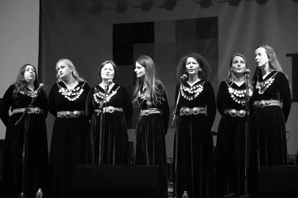 «Γιατί ’ναι μαύρα τα βουνά '24»: Οι μουσικές κουλτούρες των Νοτίων Βαλκανίων δίνουν ραντεβού στην Κόνιτσα
