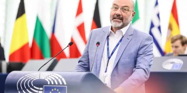 Στην Κομισιόν η δυσλειτουργία στο Τελωνείο Μαυροματίου με ερώτηση του Σάκη Αρναούτογλου