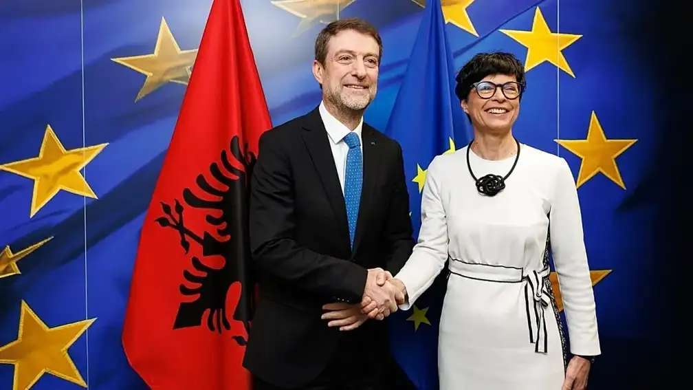 Η Αλβανία διαβεβαιώνει την ΕΕ ότι το πρότζεκτ του Κούσνερ θα τηρήσει τα περιβαλλοντικά πρότυπα