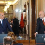 dendias_me_rama_tirana_orthioi.jpg
