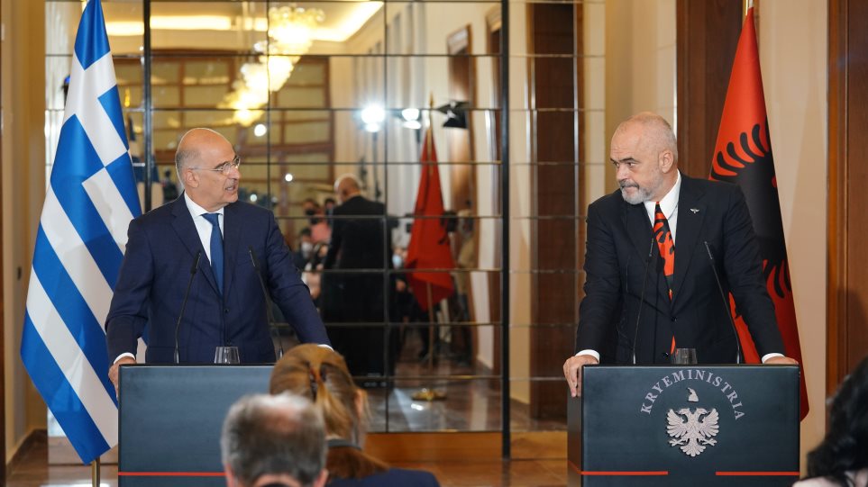dendias_me_rama_tirana_orthioi.jpg