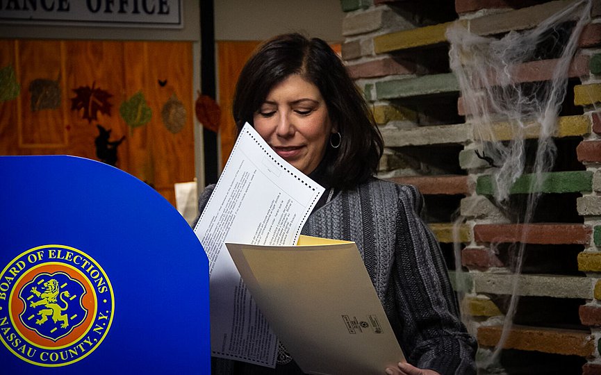 singas-early-voting-28-384808_19_414220_type13265.jpg