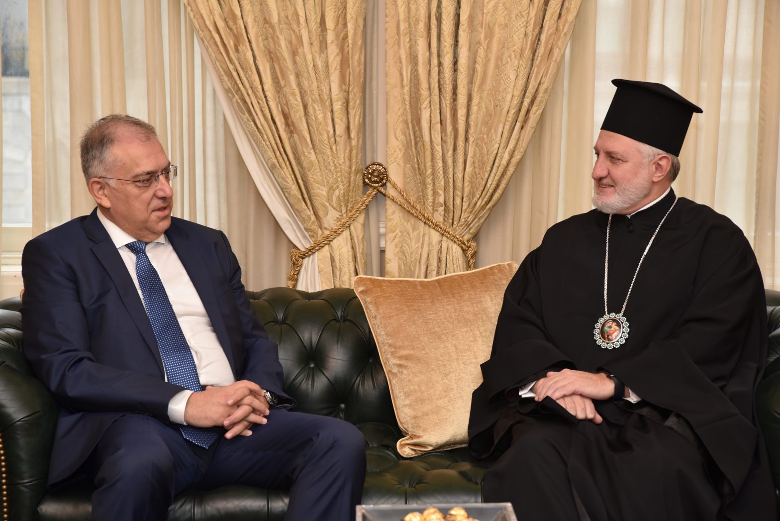 MINISTER-THEODORIKAKOS-MEETS-ARCHBISHOP_IMG_7375-1568x1047.jpg