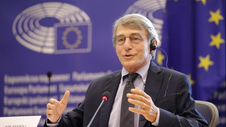 w11-82650SASSOLI.jpg