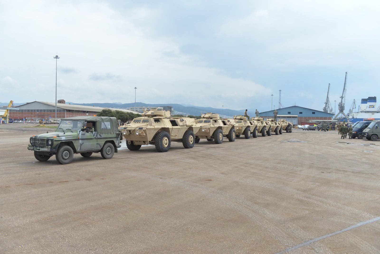 130---M1117---.jpg