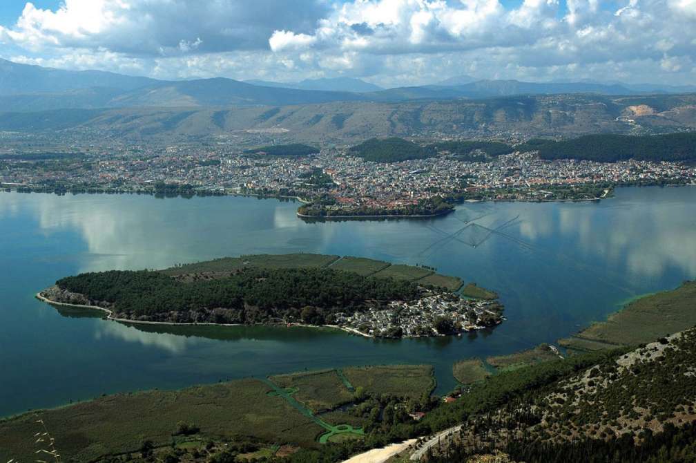 ioannina_island_3.jpg