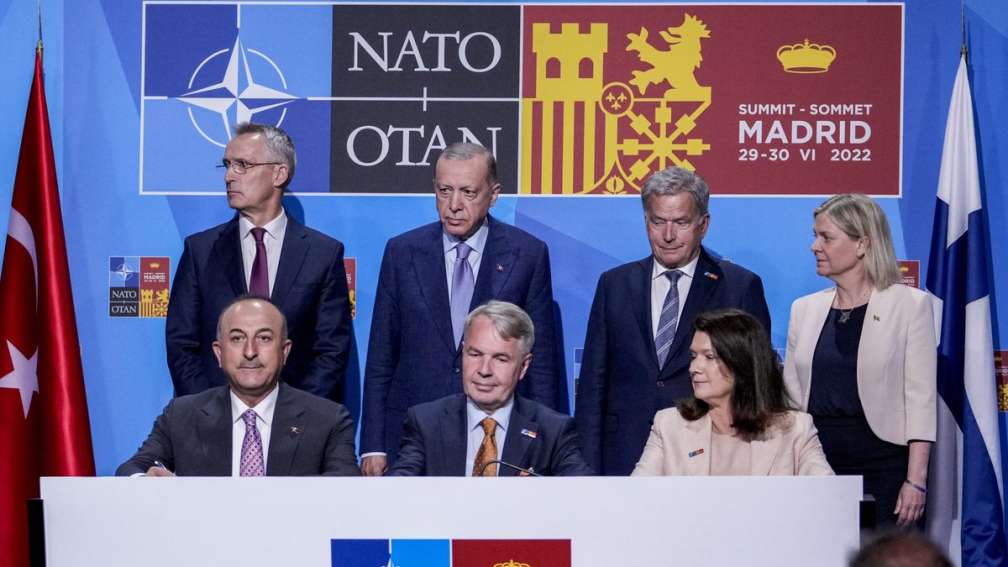 erdogan-stoltenberg-cavusoglou-nato.jpg