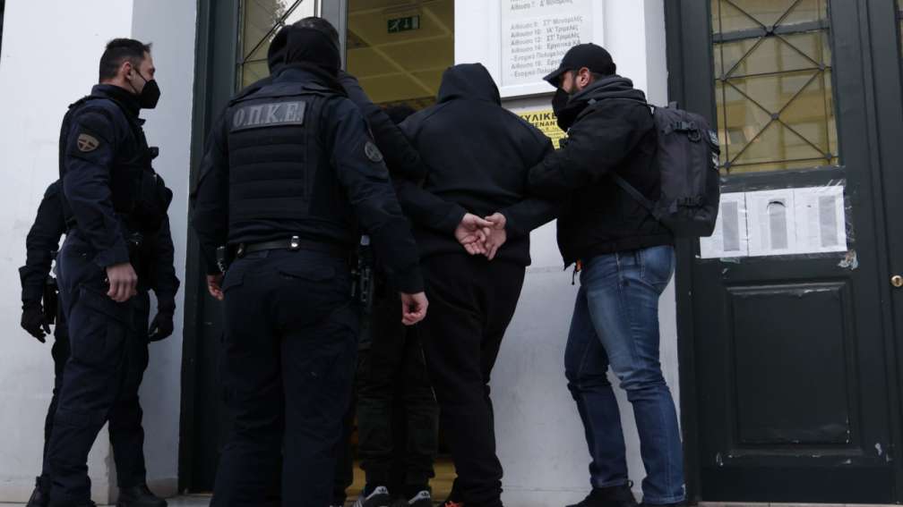 syllipsi_arrest_it_3426706.jpg