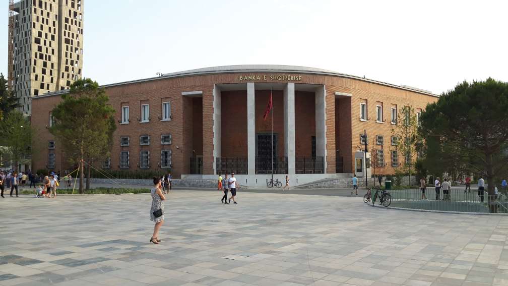 Banka_e_Shqiperise_hyrja_kryesore.jpg