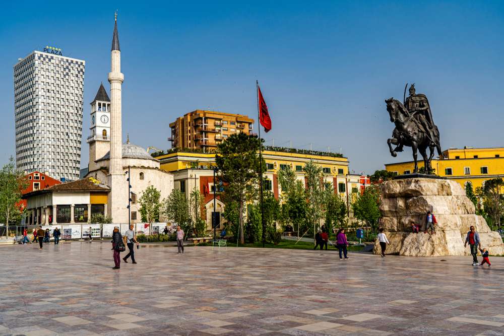 tirana-shesh.jpg
