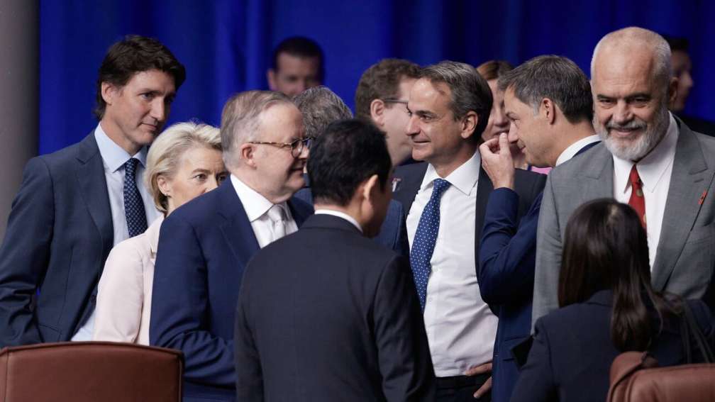 mitsotakisnato.jpg