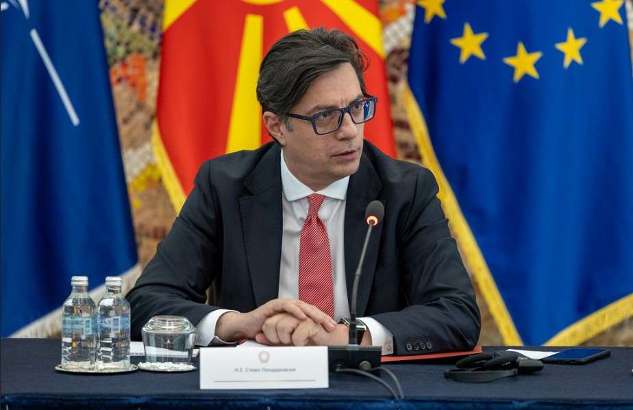Pendarovski-rg8eAb.jpg
