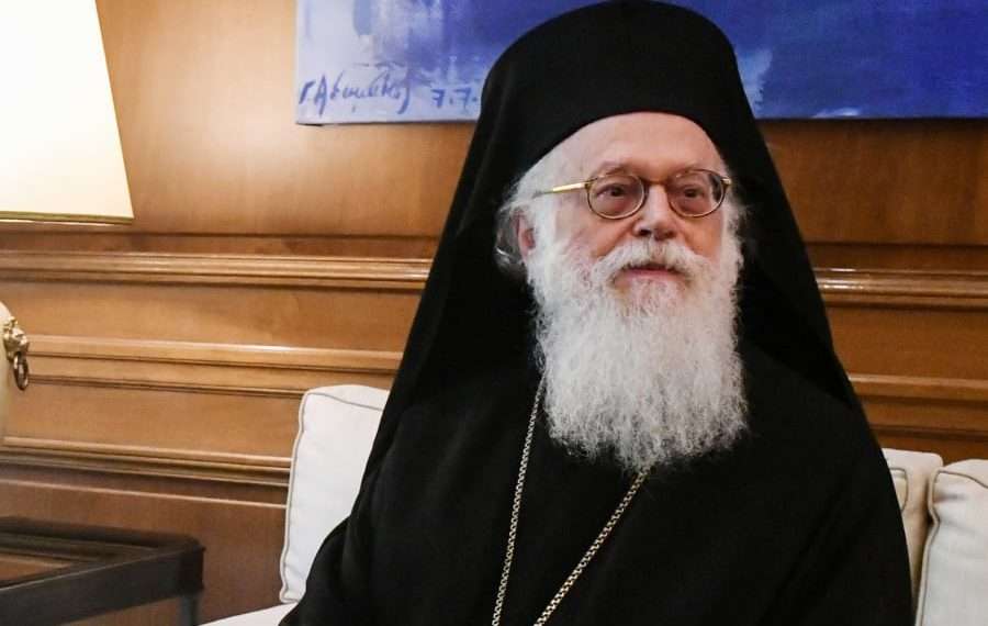 iera-synodos-laiko-proskynima-sti-soro-toy-makaristoy-archiepiskopoy-kyroy-anastasioy-amp-8211-h-anakoinosi_6794fbbfa0900-900x570.jpg