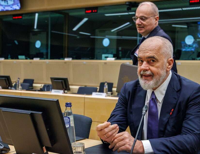 edi-rama-albania-SLpress--825x635.jpg