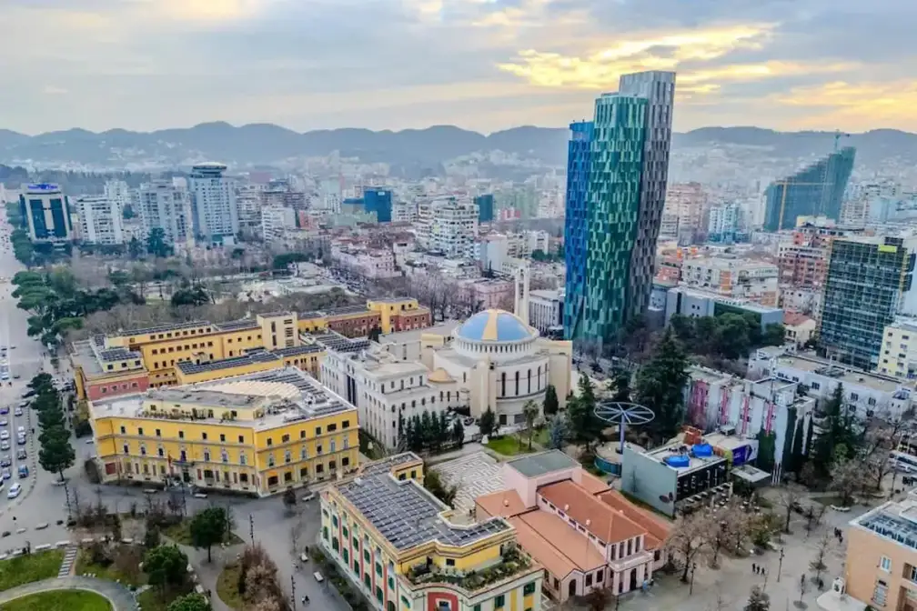 tirana-square65.webp