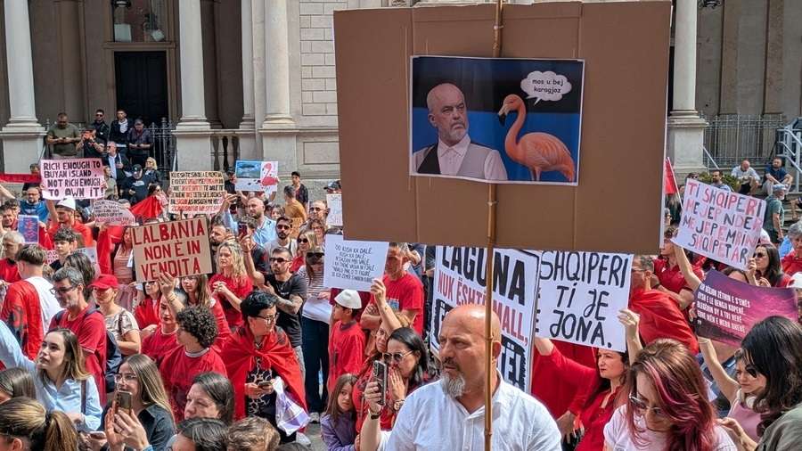 Albania-_protest.jpg