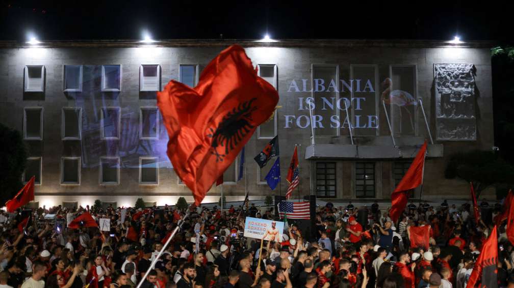 tiranaprotest-xrm.jpg